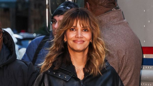 Halle Berry u kožnatom outfitu - 3