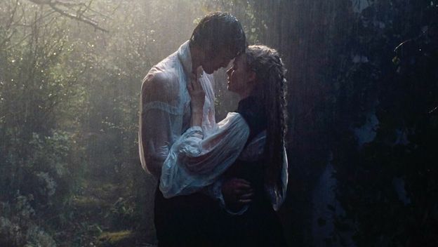 Orkanski visovi s Margot Robbie i Jacobom Elordijem