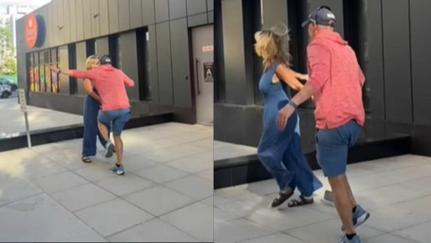 Roditelji koji plešu nasred ulice