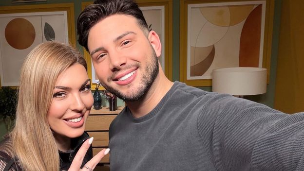 Joy i Lea Mijatović - 1