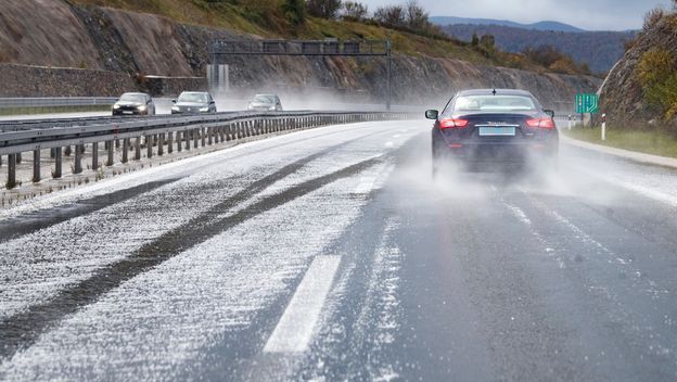 Kiša na autocesti, ilustracija