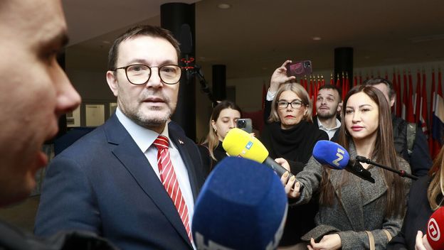 Izjave za medije saborskih zastupnika na temu Josipa Dabre - 7