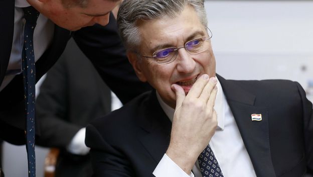 Odbori Hrvatskog sabora glasaju o povjerenju dr. Ružiću - 9