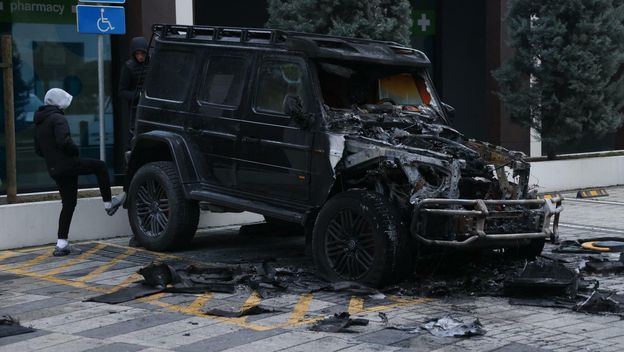 Izgoren automobil Bake Praseta - 6