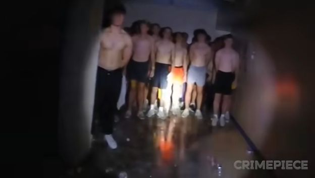 Podrum bratstva, inicijacija