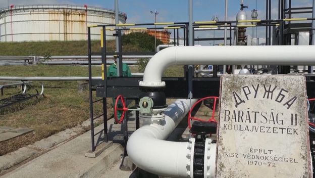 Orban pritišće novom prijetnjom