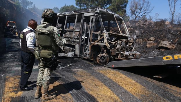 Zapaljeno vozilo nakon smrti vođe kartela El Mencha
