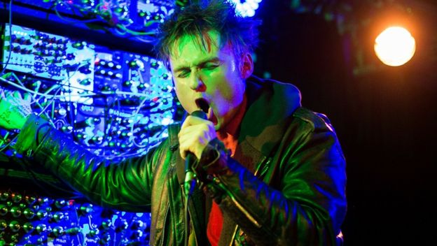 Sam Battle, Look Mum No Computer - 3