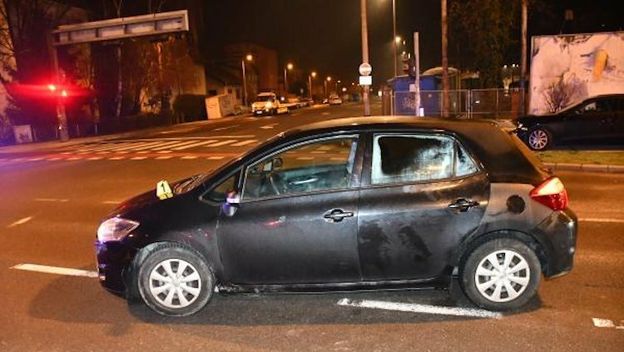 Divljao autom po Zagrebu pa se zabio u policijsko vozilo - 1