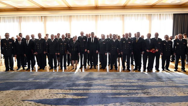 Zoran Milanović s časnicima