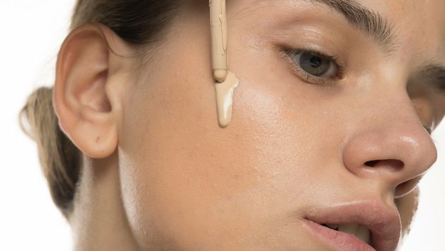 Tonirani serumi spajaju njegu kože i prekrivanje