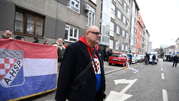 Dražen Keleminec ispred Tomaševićevog stana