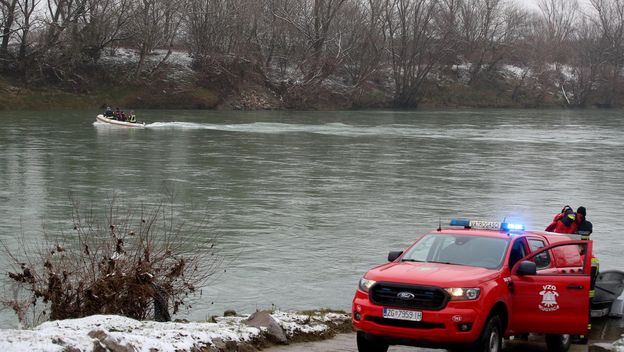 Potraga za nestalom djevojčicom u rijeci Savi