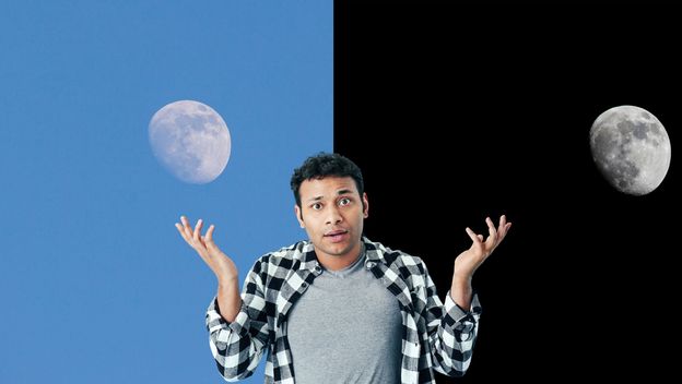 Mjesec vidljiv preko dana i preko noći i zbunjeni muškarac