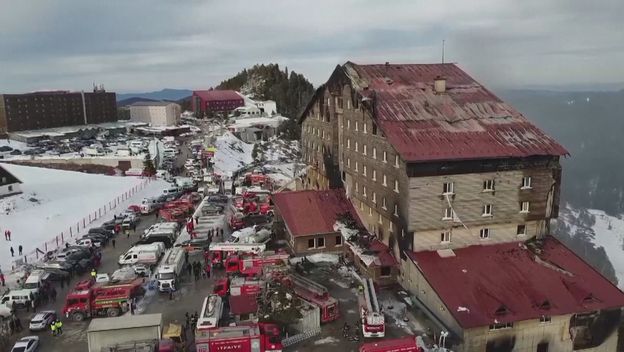 Požar u hotelu na skijalištu u Turskoj - 1