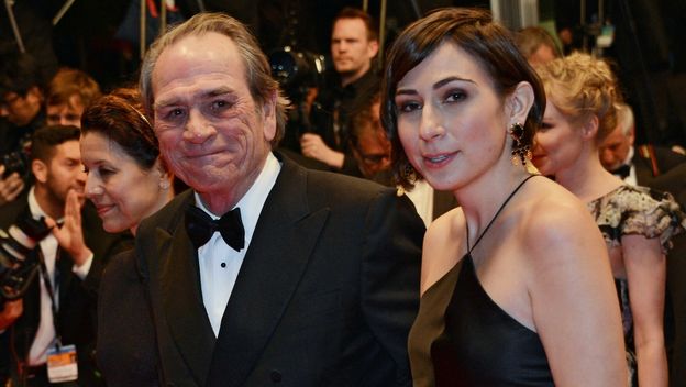Tommy Lee Jones, Victoria Jones