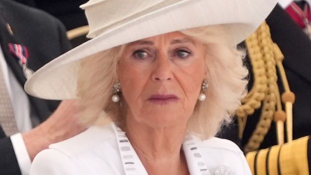 Kraljica Camilla - 4