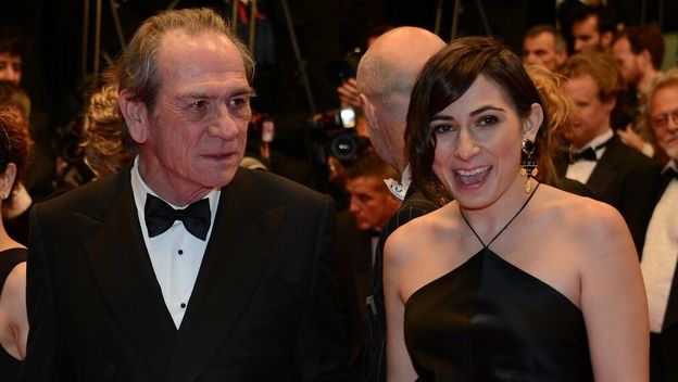 Tommy Lee Jones, Victoria Jones