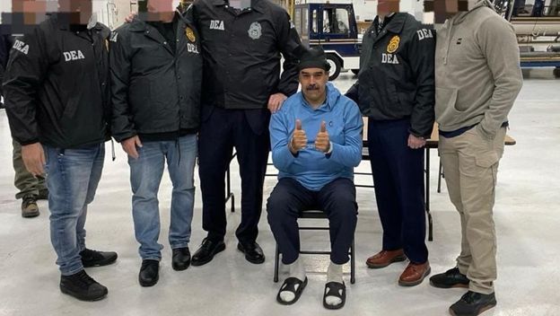 Nicolas Maduro nakon što je sletio na aerodrom Stewart