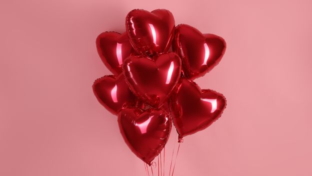 Crveni baloni u obliku srca