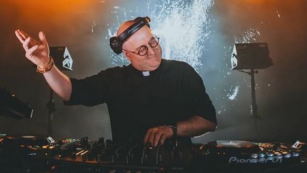 Guilherme Peixoto, svećenik DJ