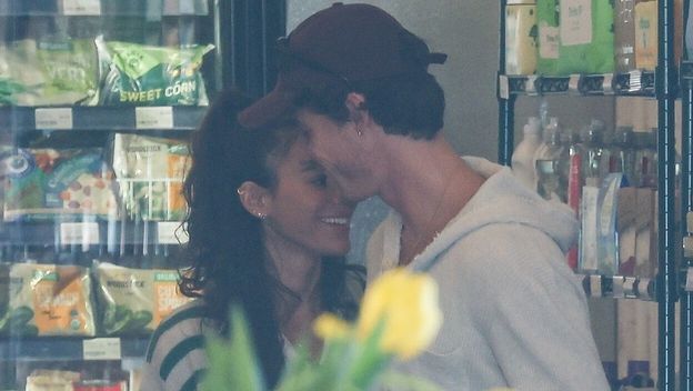 Shawn Mendes i Bruna Marquezine - 1