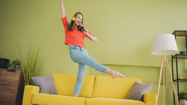 Kako se piše: pjevajući ili pjevavši