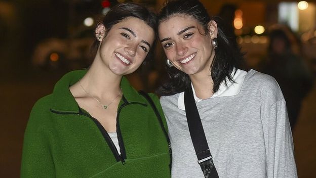 Dixie i Charli D'Amelio - 1