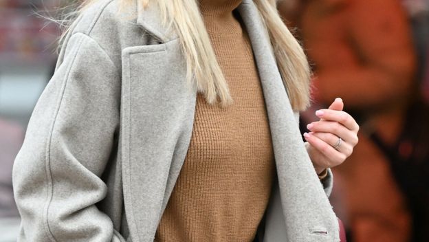 Ulična moda bermude i čizme visokih sara Zagreb 2026. - 2