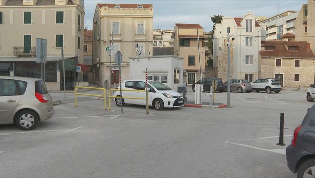Parking u Splitu - 1