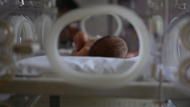 Beba u bolnici, ilustracija