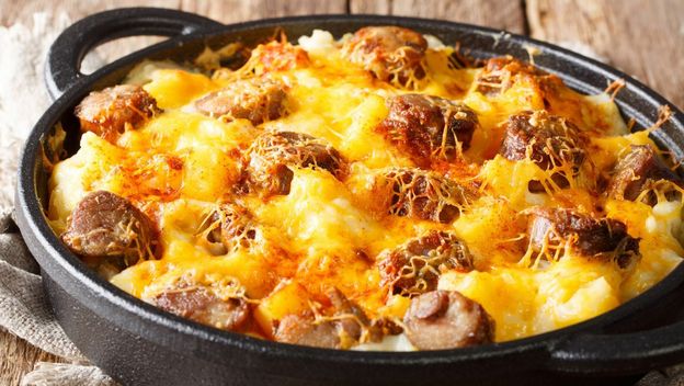 Složenac od kobasica i krumpira