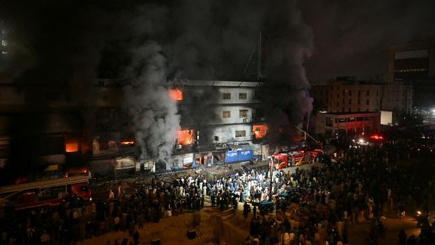 Požar u trgovačkom centru u Karačiju - 2