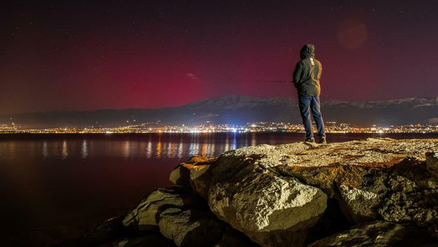 Pogled iz splitske lučice Spinut na Auroru borealis