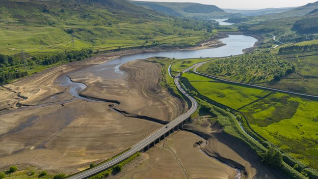 Gotovo presušeno jezero
