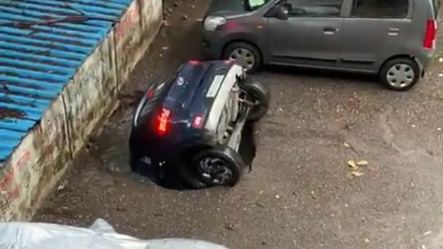 Rupa na parkiralištu