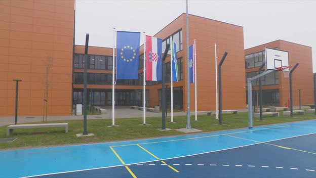 Učenici Osnovne škole Galdovo napokon su dobili obnovljenu školu - 2