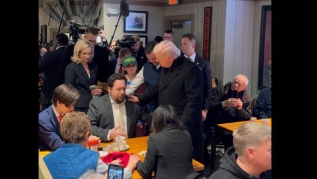 Donald Trump u restoranu u Iowi