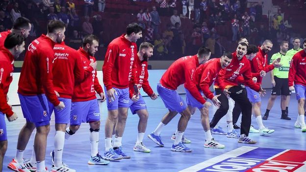 Hrvatska tijekom intoniranja himne