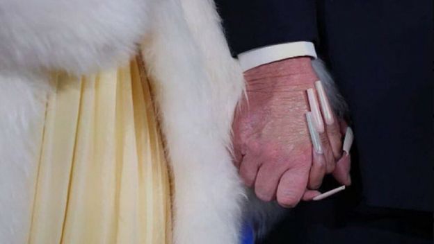 Nicki Minaj i Donald Trump se drže za ruke