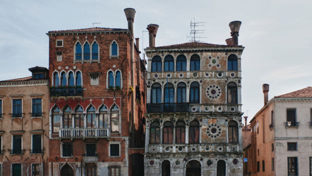 Ca'Dario u Veneciji (desno)