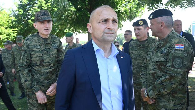 Ivan Anušić, ministar obrane