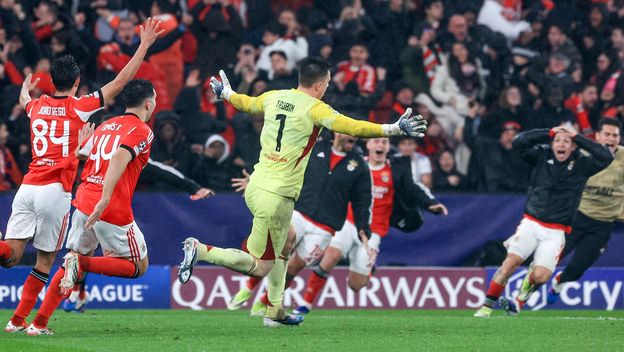 Anatoli Trubin slavi gol