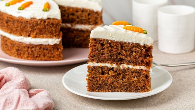 Glazura od krem sira obično se stavlja na tortu od mrkve