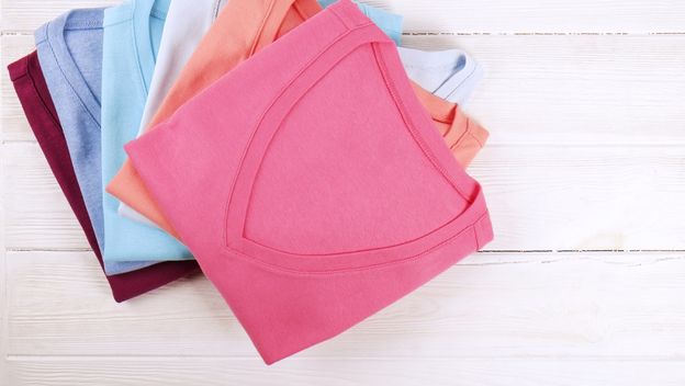 Kako se piše: V izrez ili V-izrez