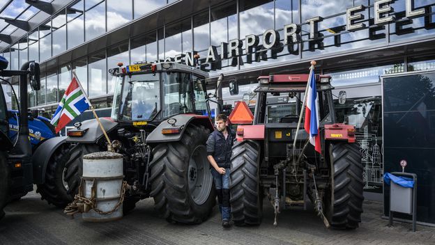 Traktori na aerodromu