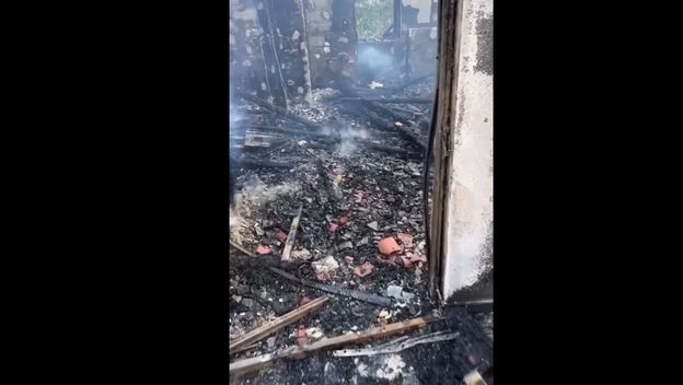 Kuća koja je izgorjela u požaru u Zatonu