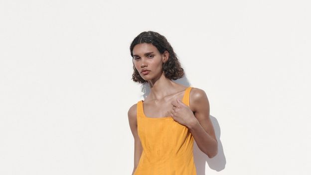 Haljina je na sniženju i košta 25,99 eura.