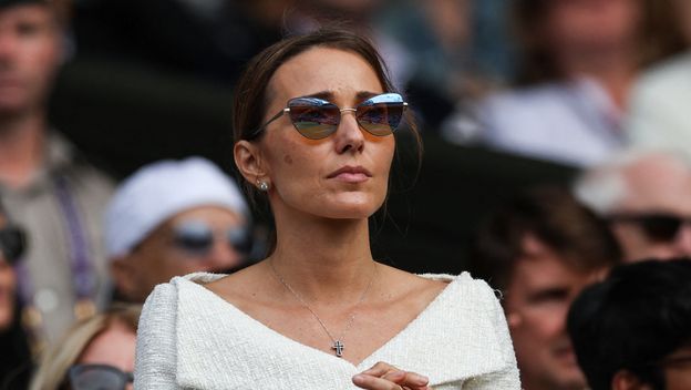 Jelena Đoković u krem haljini brenda Self-Portrait na finalu Wimbledona - 6