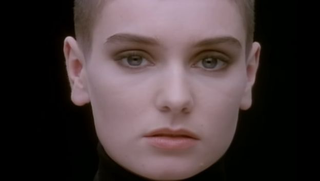 Sinéad O’Connor u pjesmi Nothing Compares 2 U